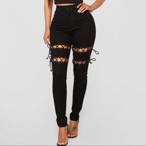 FASHION NOVA - See Ya On The Flip Side Skinny Jean (acc20)